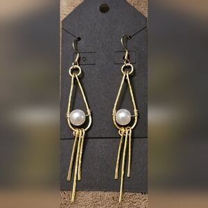 Chic Gold and Pearl Dangle Earrings